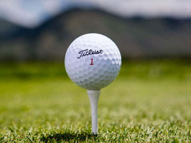 Acushnet-bola-Titleist
